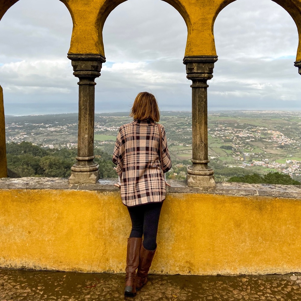 Zip up cloak, size small/medium.